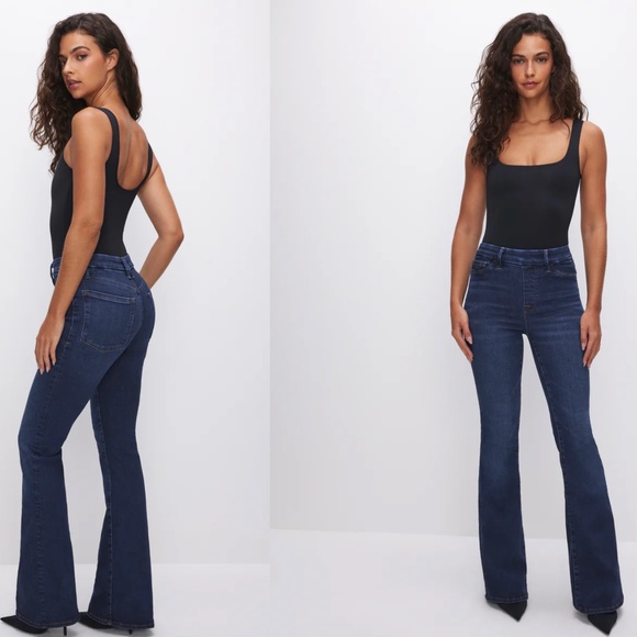 Good American | POWER STRETCH PULL-ON FLARE JEANS - Picture 1 of 5